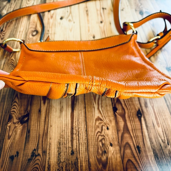 Franco Sarto Clara Crossbody leather purse in Rhumba Orange - Picture 5 of 6